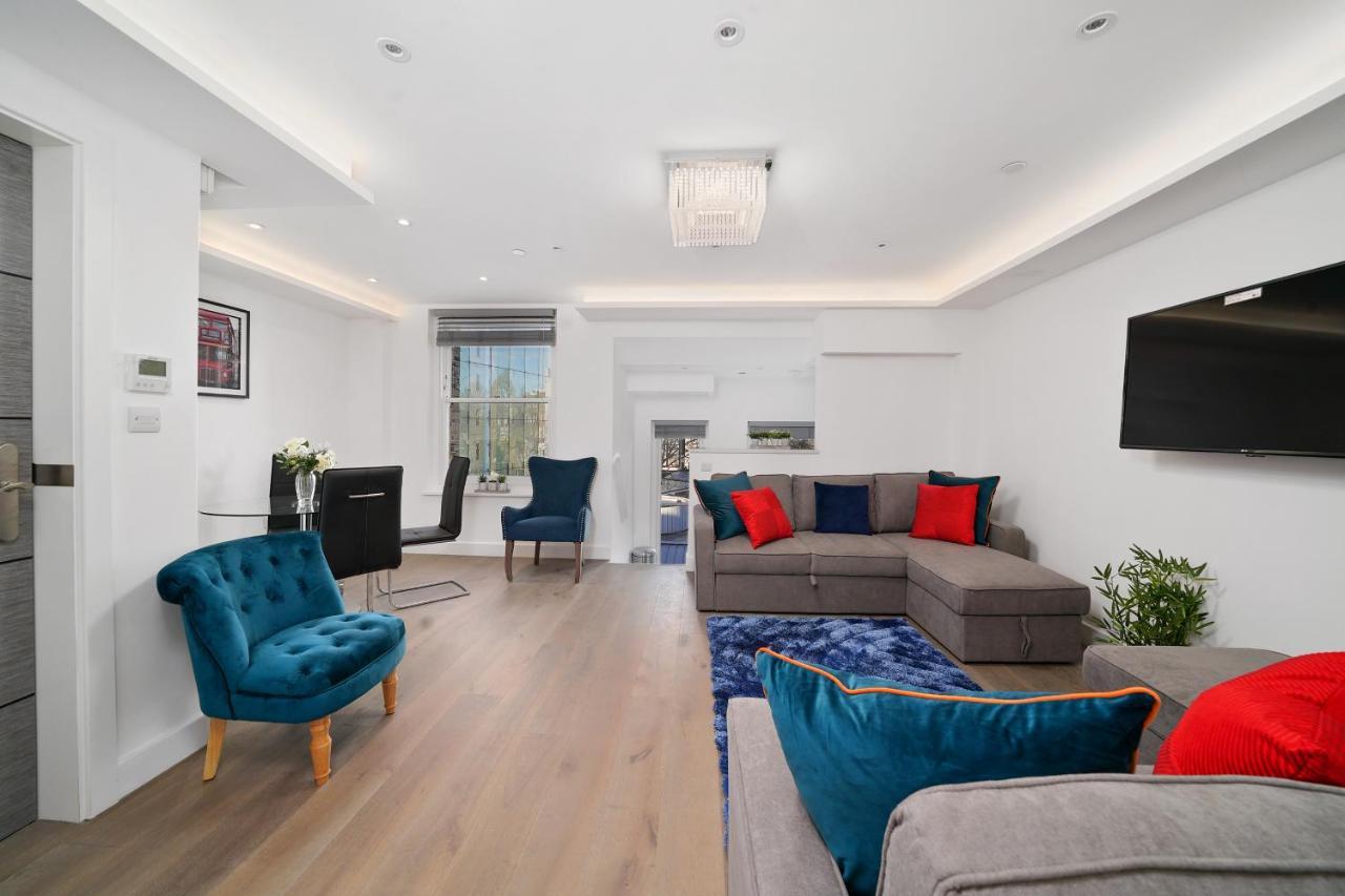 City Prime Apartments London Eksteriør bilde A living room in a serviced apartment in London